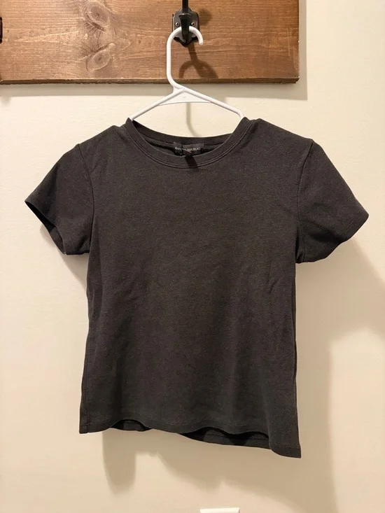 Banana Republic Charcoal Gray Short Sleeve Tee - Picture 1 of 2